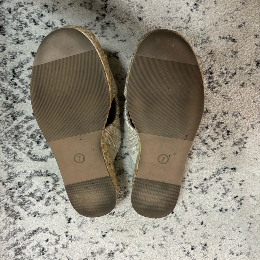 Target Wedge Sandal Universal Thread - Picture 3 of 3